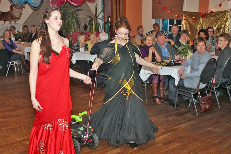 Frauentagsfeier 2011 im Reddelicher Party-Haus