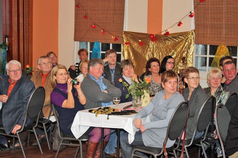 Frauentagsfeier 2011 im Reddelicher Party-Haus